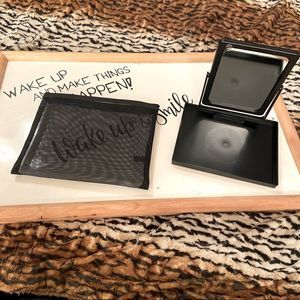 1 New Mary Kay mesh makeup bag and traveling mirror
